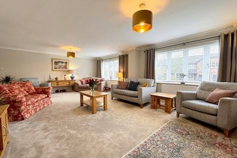 21 Dymott Square, Hilperton, Trowbridge, BA14 7RW
