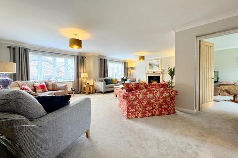 21 Dymott Square, Hilperton, Trowbridge, BA14 7RW