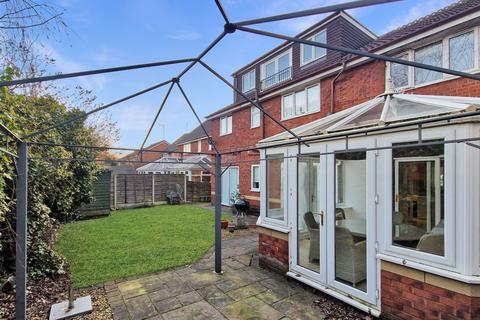 10 Keystone Close, Salford, M6 8EP