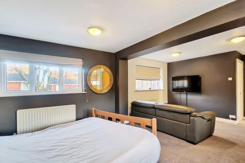 10 Keystone Close, Salford, M6 8EP