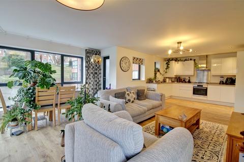 2 bedroom flat for sale, Edmunds Vale, Durham, DH1