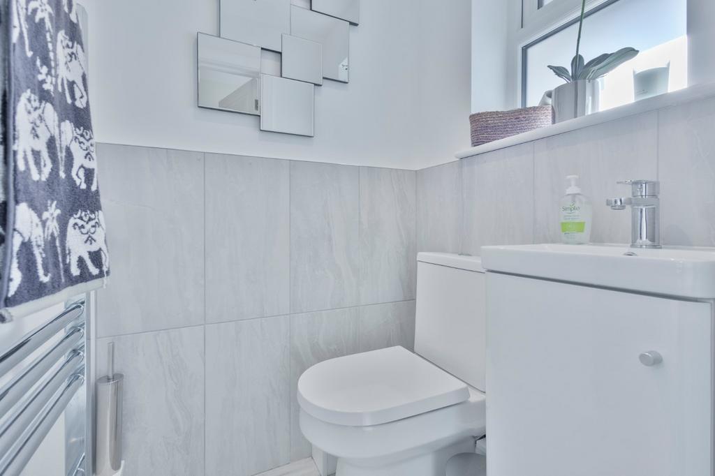 Cloakroom/Wc