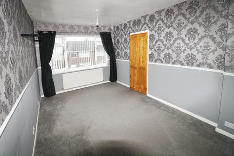 3 bedroom semi-detached house to rent, Sandstone Avenue, South Yorkshire S9