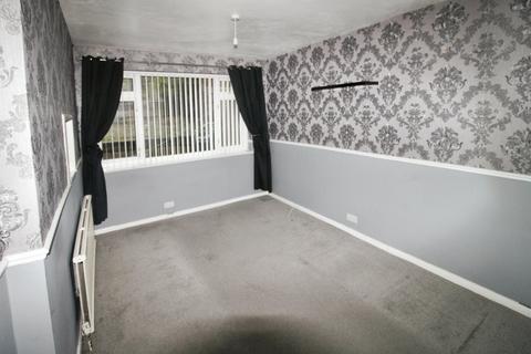 3 bedroom semi-detached house to rent, Sandstone Avenue, South Yorkshire S9