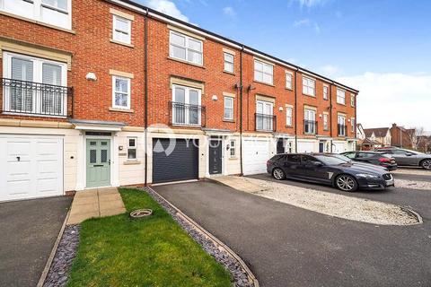 3 bedroom terraced house for sale, Chandlers Croft, Leicestershire LE67