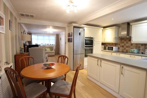 3 bedroom terraced house for sale, Silverfield, Broxbourne EN10