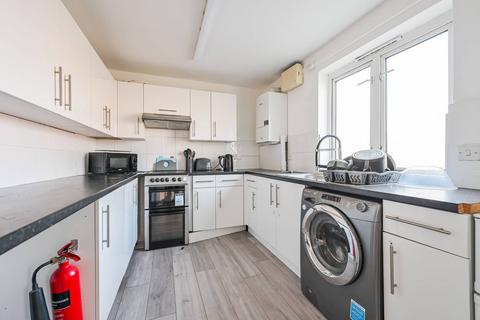 2 bedroom flat to rent, Bow Road, London E3