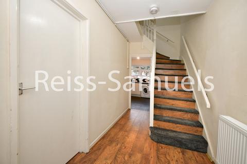 4 bedroom terraced house to rent, Manor Road, West Ham, London E15