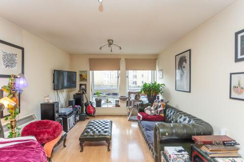 4/2 Constitution Street, Edinburgh, EH6 7BT