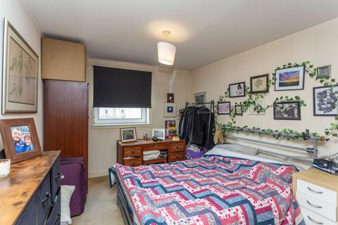4/2 Constitution Street, Edinburgh, EH6 7BT