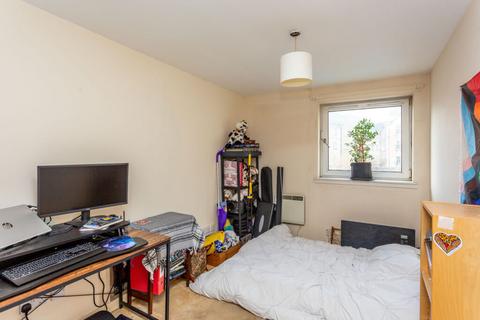 4/2 Constitution Street, Edinburgh, EH6 7BT