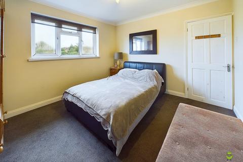 4 Hadlow Road, Welling, DA16 1AT