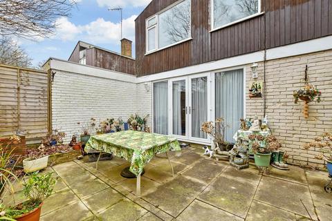 5 Epsom Place, Cranleigh, GU6 7ET