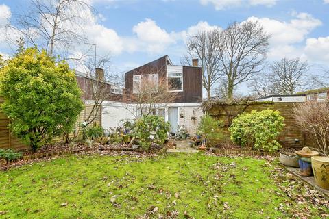 5 Epsom Place, Cranleigh, GU6 7ET