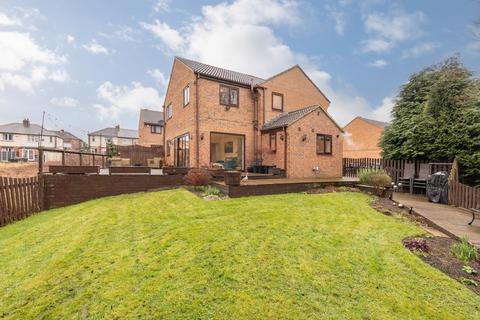 5 bedroom detached house for sale, Brookfield View, Cleckheaton, West Yorkshire, BD19