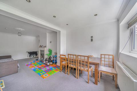 3 bedroom flat for sale, Stanmore,  Middlesex,  HA7