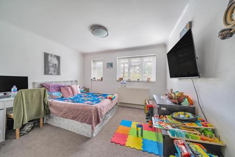 3 bedroom flat for sale, Stanmore,  Middlesex,  HA7