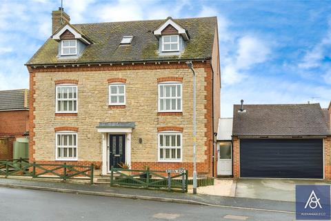 5 bedroom detached house for sale, Robin Ride, Northamptonshire NN13