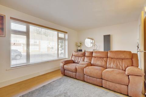 3 bedroom semi-detached house for sale, Nicholson Crescent, Benfleet, SS7