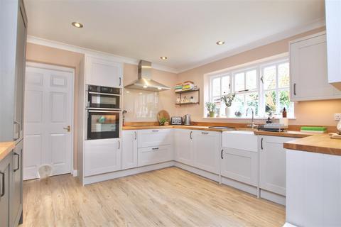 4 bedroom detached house for sale, Guildford Lane, Brant Broughton