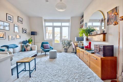 1 bedroom flat for sale, Lissenden Gardens, Parliament Hill, London NW5