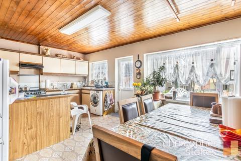 3 bedroom semi-detached house for sale, Great Cambridge Road, Cheshunt, Waltham Cross, Hertfordshire, EN8 9EX