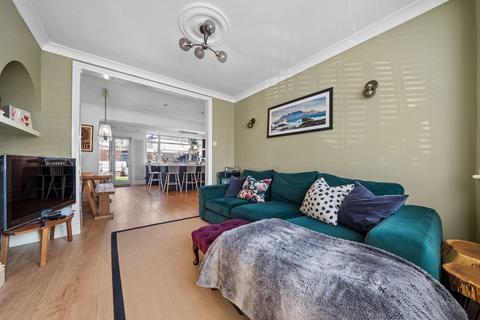 50 Buckland Way, Worcester Park, KT4 8NS