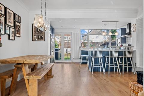 50 Buckland Way, Worcester Park, KT4 8NS