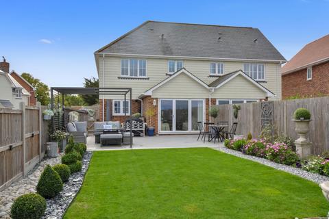 3 bedroom semi-detached house for sale, Halden Close, Ashford TN26