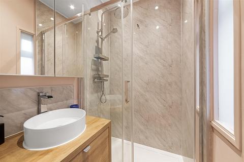 45 Whyteleafe Hill, Whyteleafe, CR3 0AJ