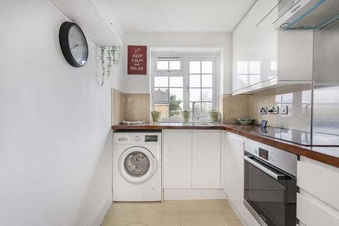 Flat 8, Byron Court Osborne Road, Thornton Heath, CR7 8PD
