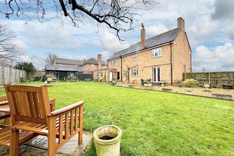 4 bedroom detached house for sale, Victoria Road, Trowbridge, Wiltshire, BA14 7LD
