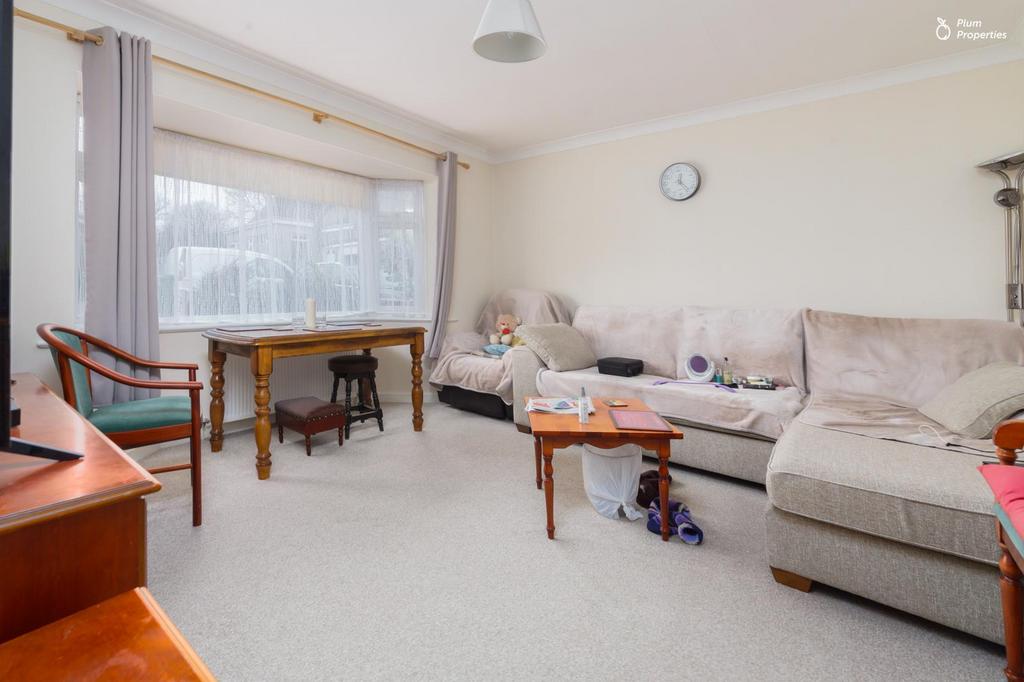 18 Birchhill Grove-1.jpg