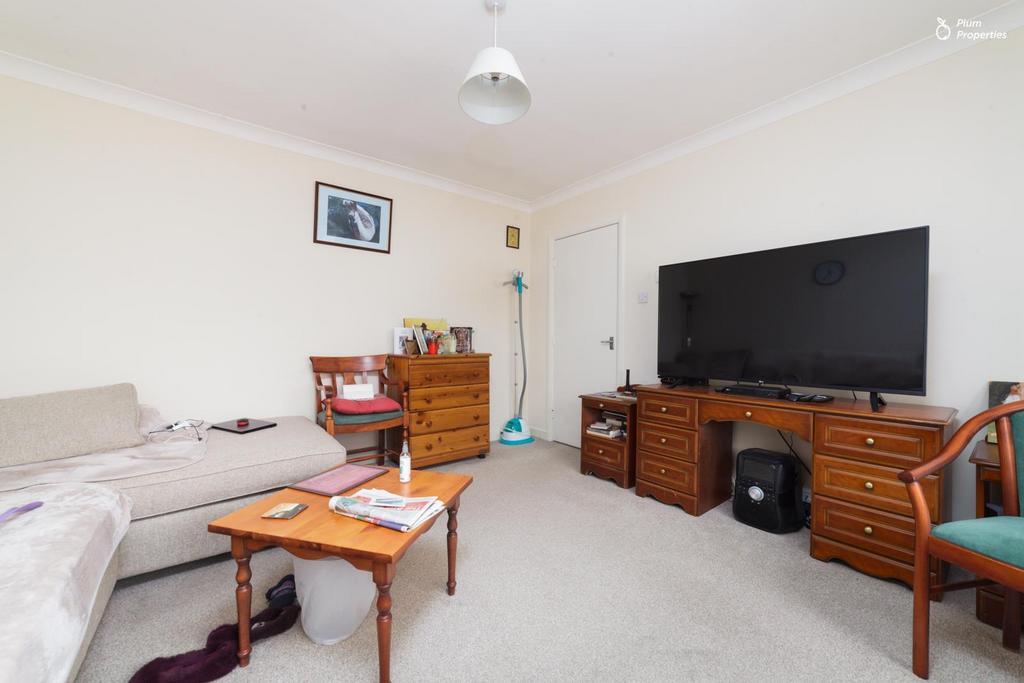 18 Birchhill Grove-2.jpg
