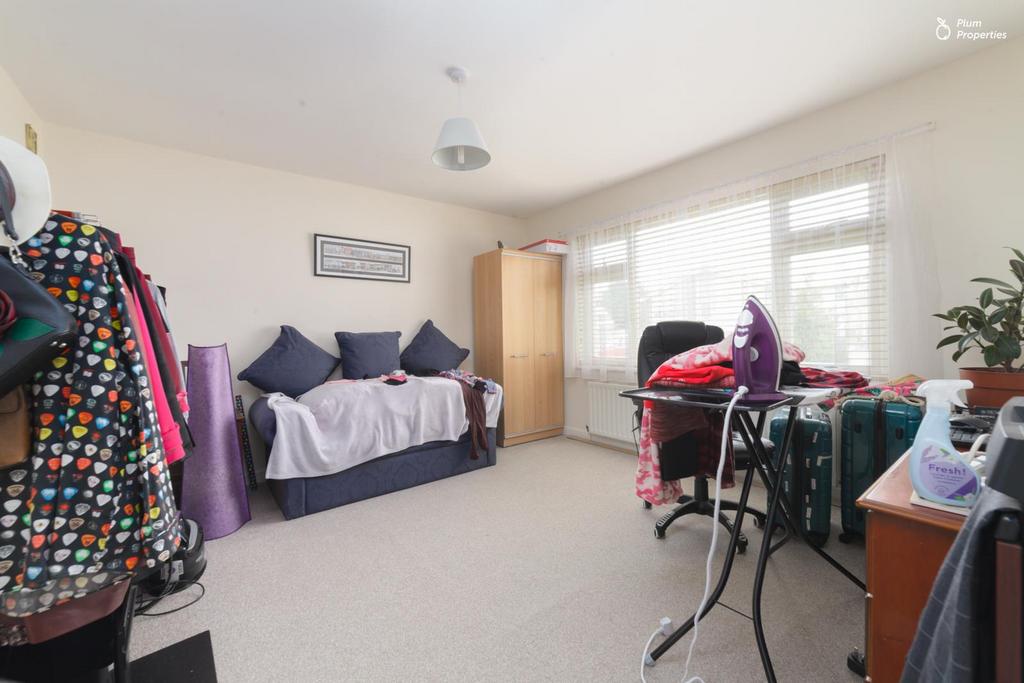 18 Birchhill Grove-7.jpg