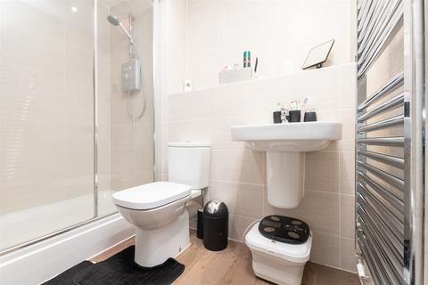 2 bedroom ground floor flat for sale, Eyres Drive, Ebbsfleet, Swanscombe, Kent