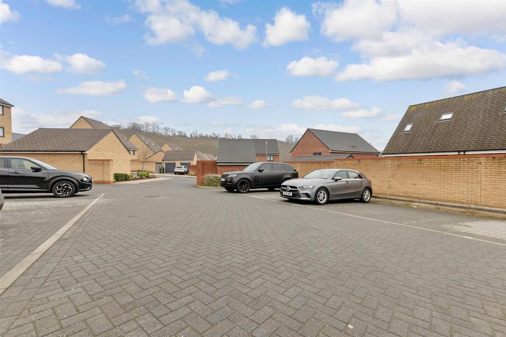 Driveway/Parking