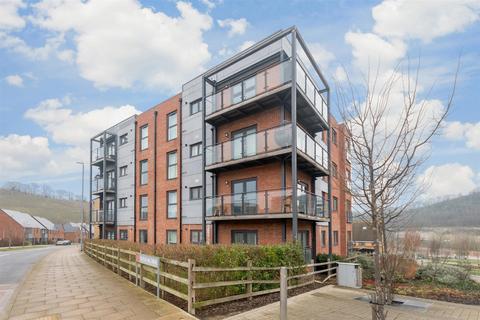 4 Eyres Drive, Castle Hill, Swanscombe, DA10 1DG