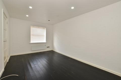 1 bedroom flat for sale, Burns Avenue, Chadwell Heath RM6