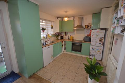 3 bedroom end of terrace house for sale, Winchester Gardens, Luton, Bedfordshire, LU3