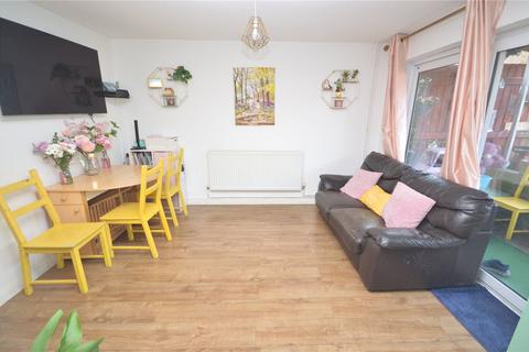 3 bedroom end of terrace house for sale, Winchester Gardens, Luton, Bedfordshire, LU3