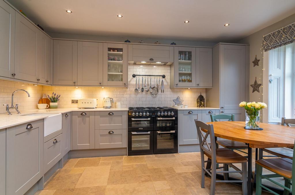 Dining kitchen
