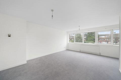 6 Victoria Close, West Molesey, KT8 1SQ
