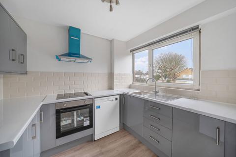 6 Victoria Close, West Molesey, KT8 1SQ