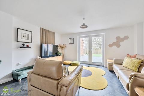 14 Barbour Drive, Burghfield Common, Reading, RG7 3FQ