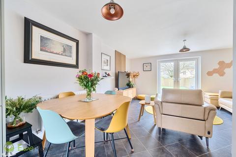 14 Barbour Drive, Burghfield Common, Reading, RG7 3FQ