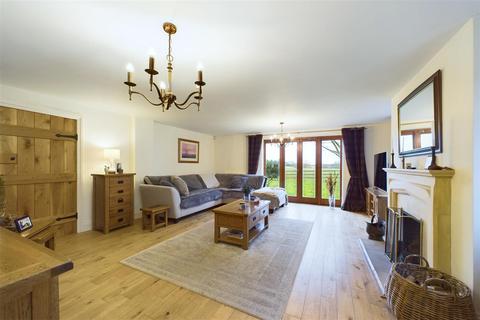 5 bedroom detached house for sale, Back Lane, Barnby, Newark