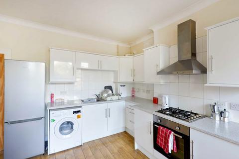 2 bedroom flat to rent, Brockley Road, London SE4