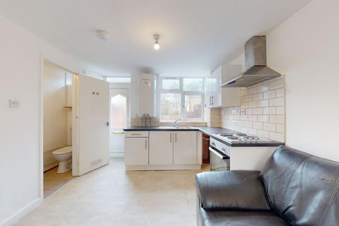 1 bedroom ground floor flat for sale, Round Wood, Cardiff CF23