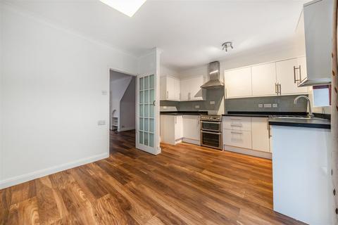 17 Cowper Road, Kingston Upon Thames, KT2 5PQ